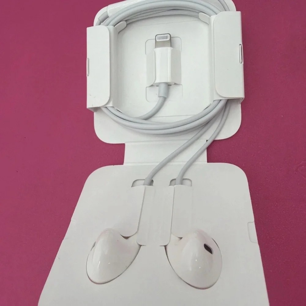 Apple EarPods with Lightning Connector In Ear Canal Headset - White